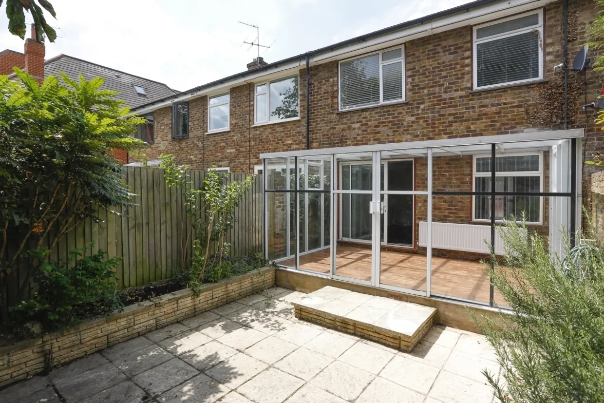 Kingston Lane, Teddington, TW11 photo 12