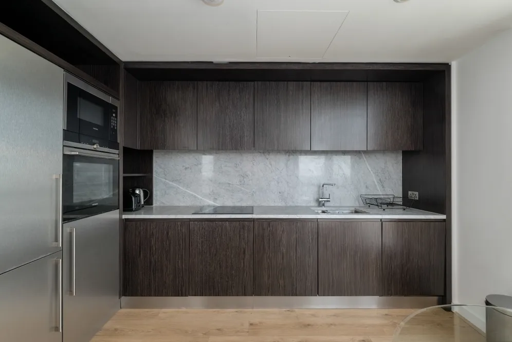 Biscayne Avenue, E14 photo 10