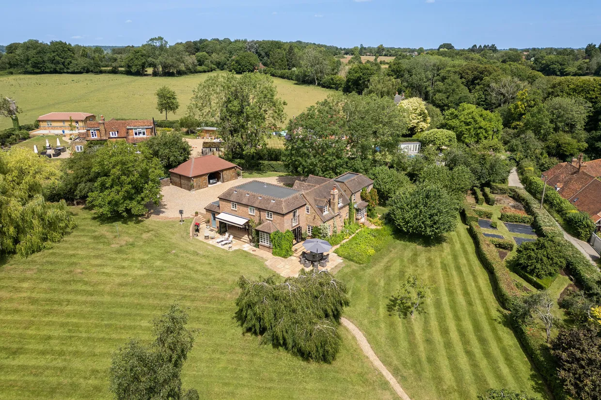 Grays Lane, Ibstone, HP14 photo 1