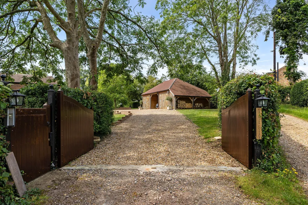 Grays Lane, Ibstone, HP14 photo 31