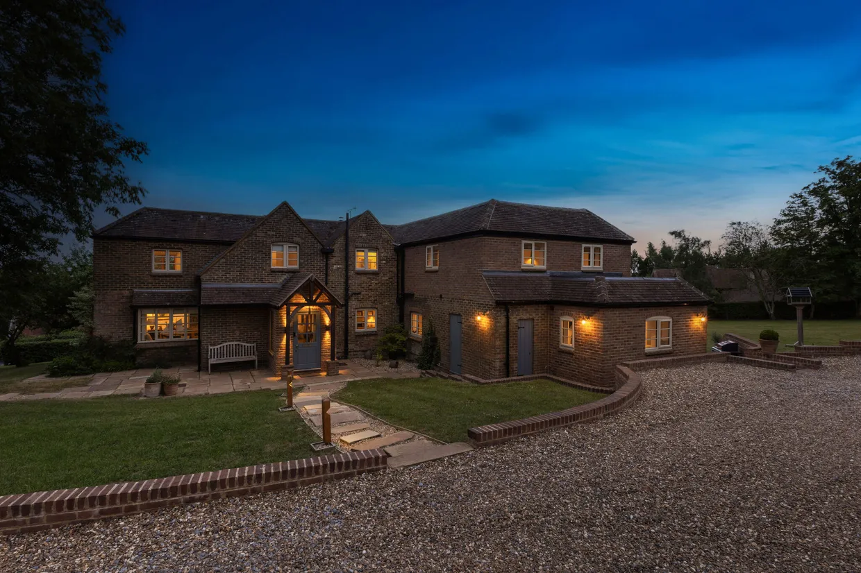 Grays Lane, Ibstone, HP14 photo 34