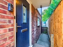 Hook Road, Surbiton thumb 2
