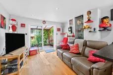 Fernwood Crescent, London