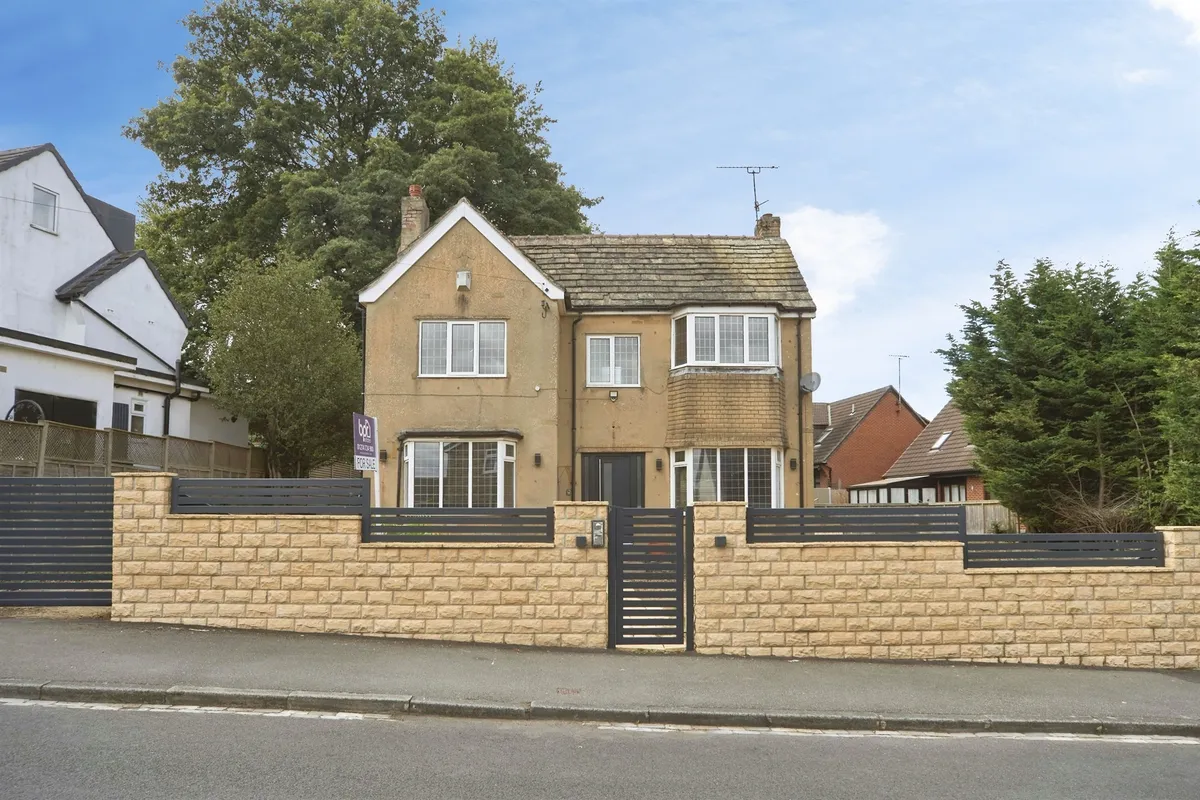 Woodhall Park Crescent East, Stanningley, PUDSEY