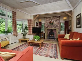 Te Whare, Little London, Heathfield thumb 3