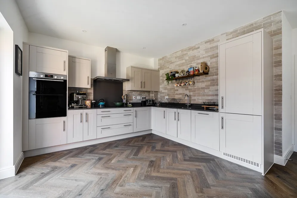 Woodman Close, Stratford-Upon-Avon, CV37 photo 3