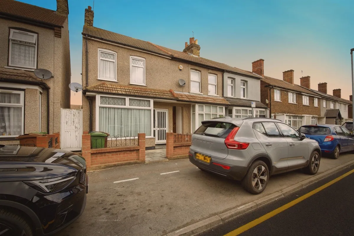 St. Johns Road, Barking