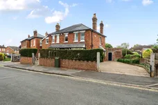 The Crescent, Maidenhead, SL6 photo 1