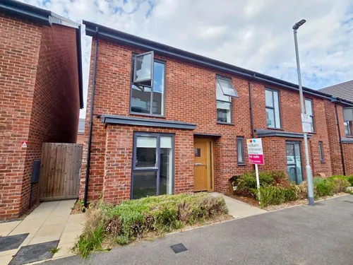 Dovestone Close, West Thurrock, Graysphoto