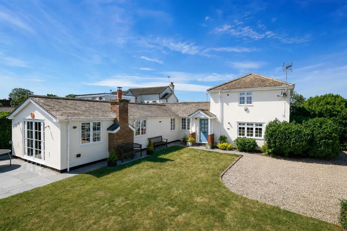 Leighton Road, Northall, Buckinghamshire, LU6 2GA