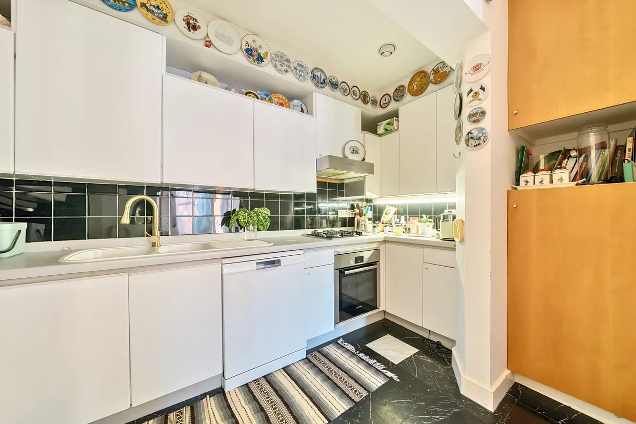 Kensington Court, London, W8 photo 7