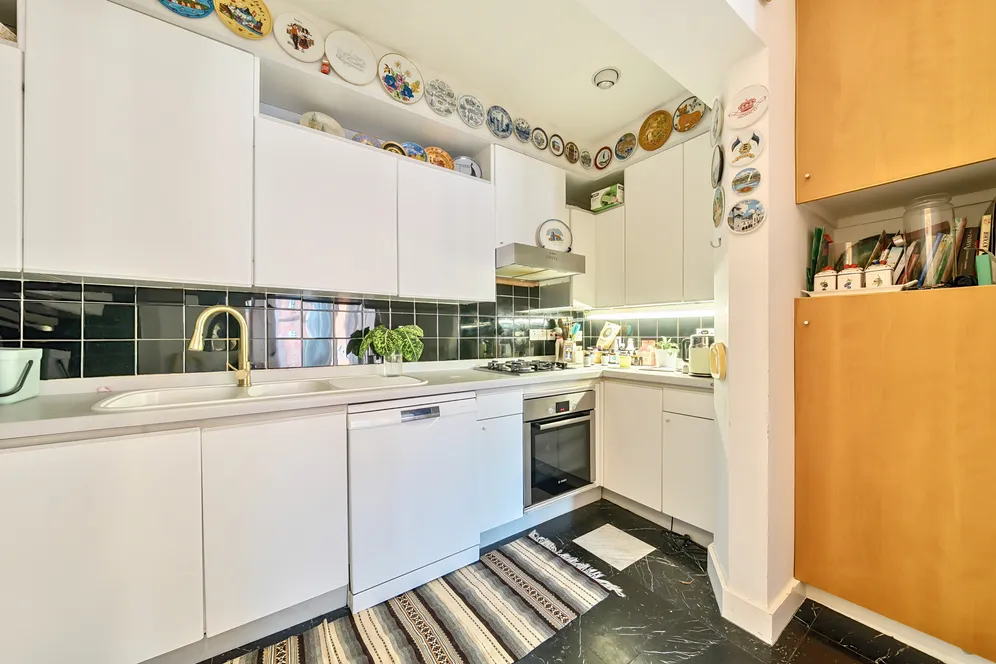 Kensington Court, London, W8 photo 7