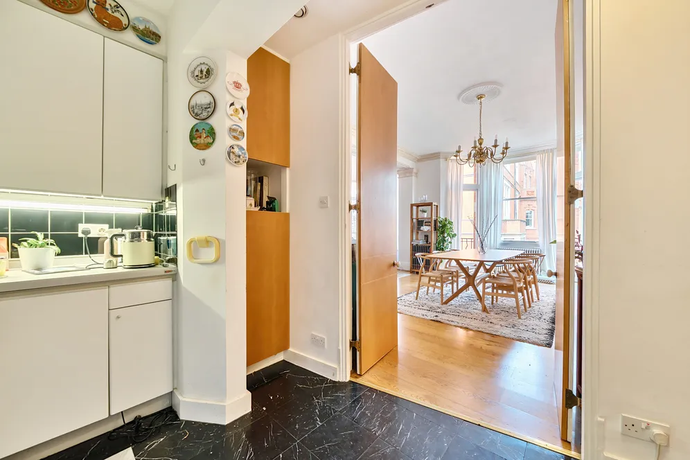 Kensington Court, London, W8 photo 8