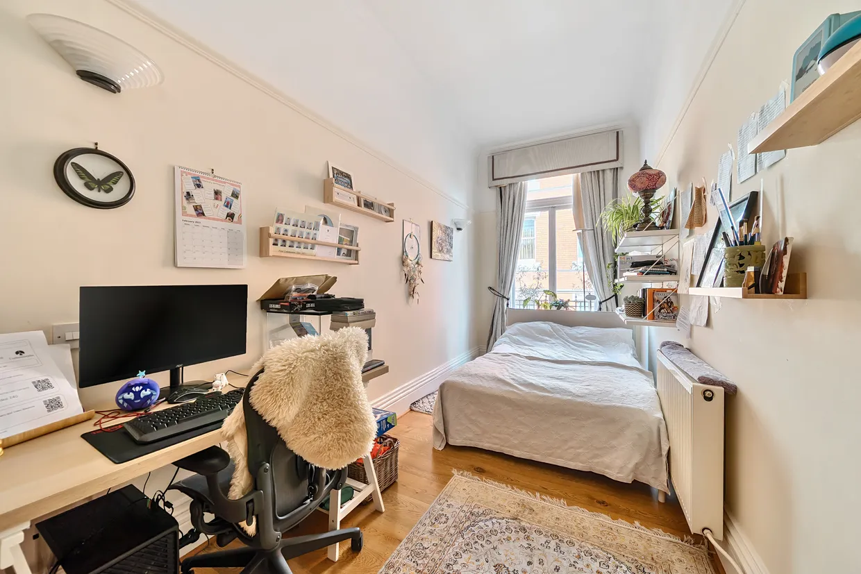 Kensington Court, London, W8 photo 14