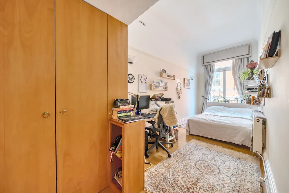 Kensington Court, London, W8 photo 15