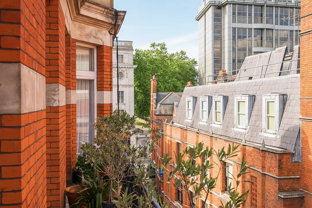 Kensington Court, London, W8 photo 17