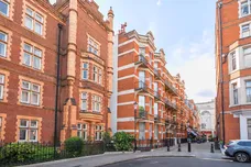 Kensington Court, London, W8 photo 18
