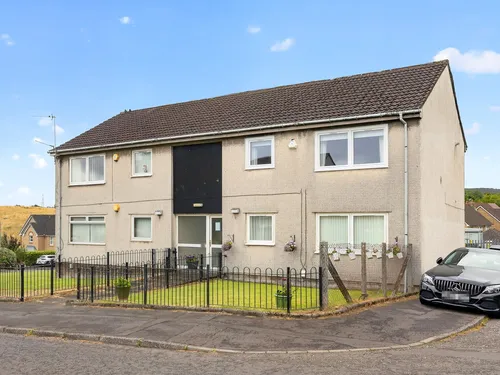 Finglas Avenue, Paisleyphoto