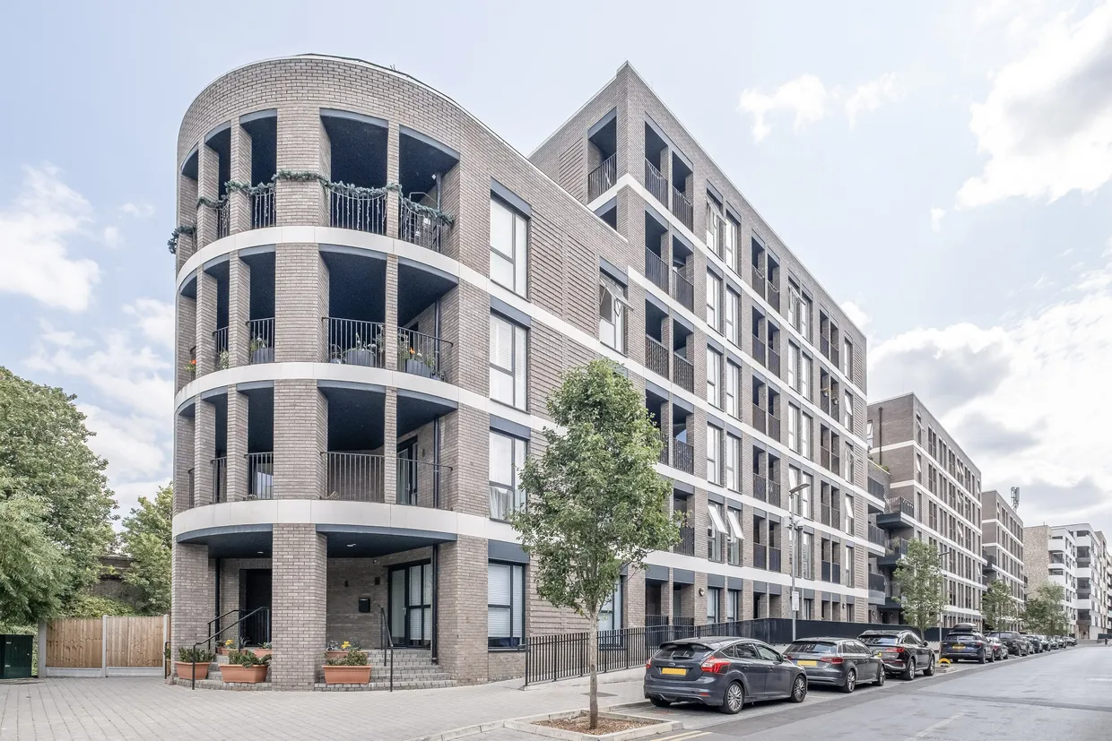 Ravensbury Terrace, London, SW18 photo 2