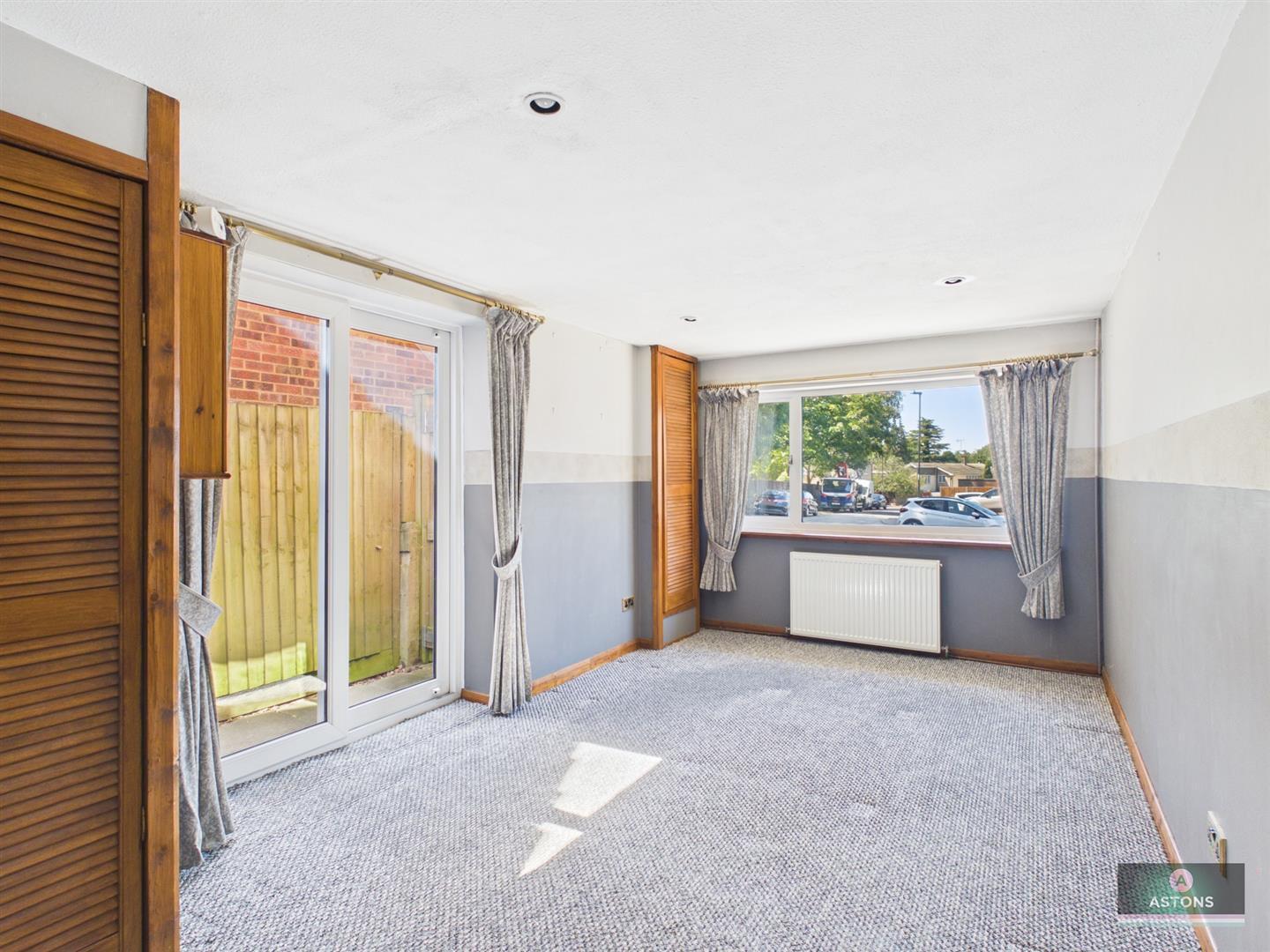 Harewood Close, Crawley Image 7