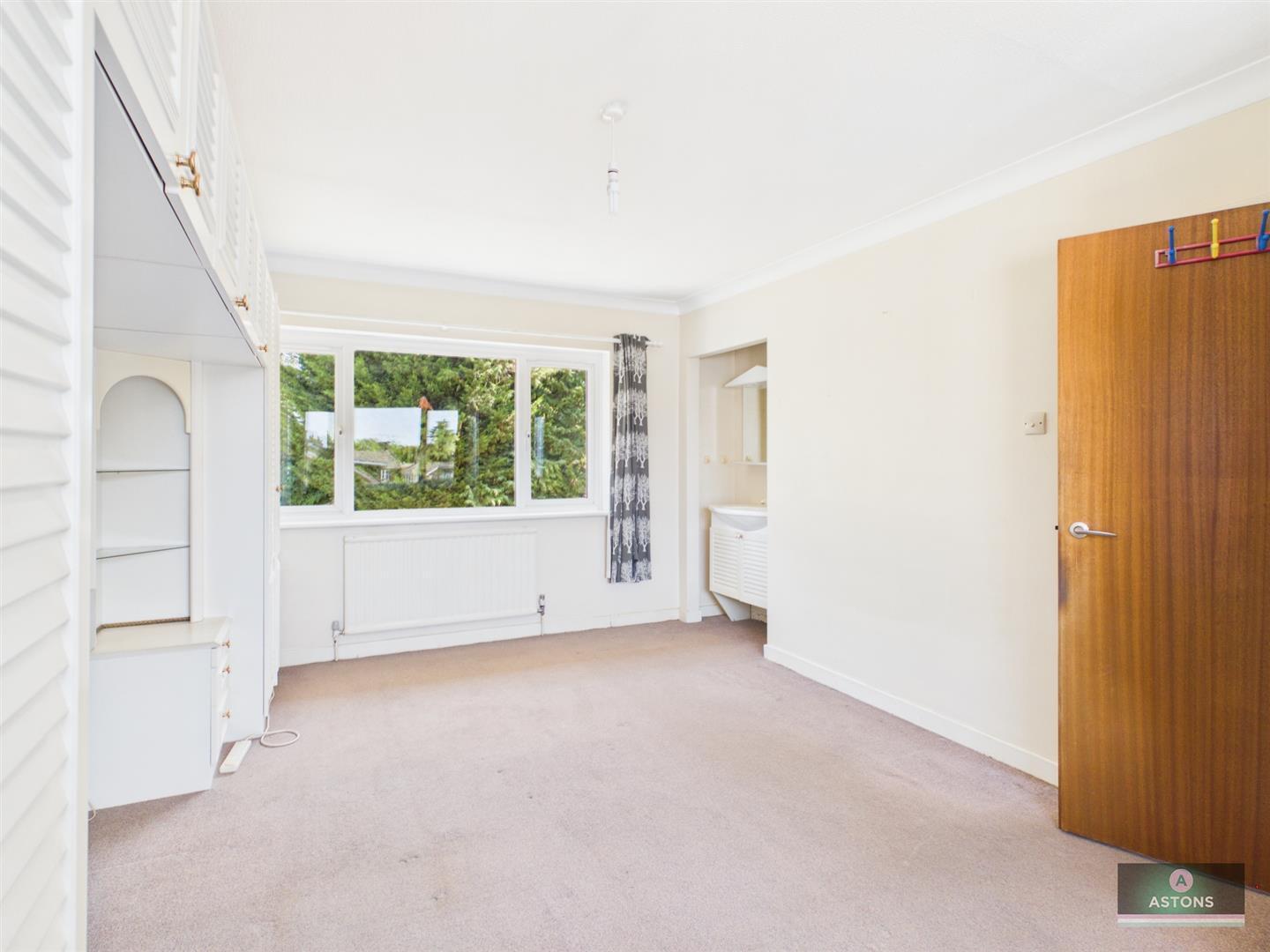 Harewood Close, Crawley Image 9