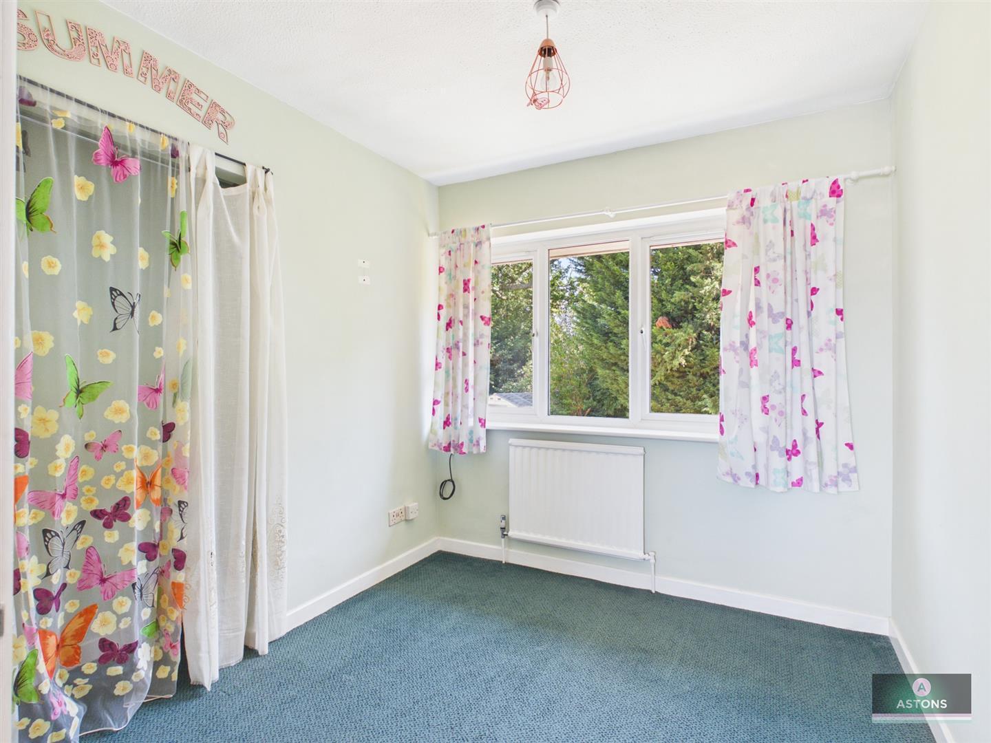 Harewood Close, Crawley Image 11