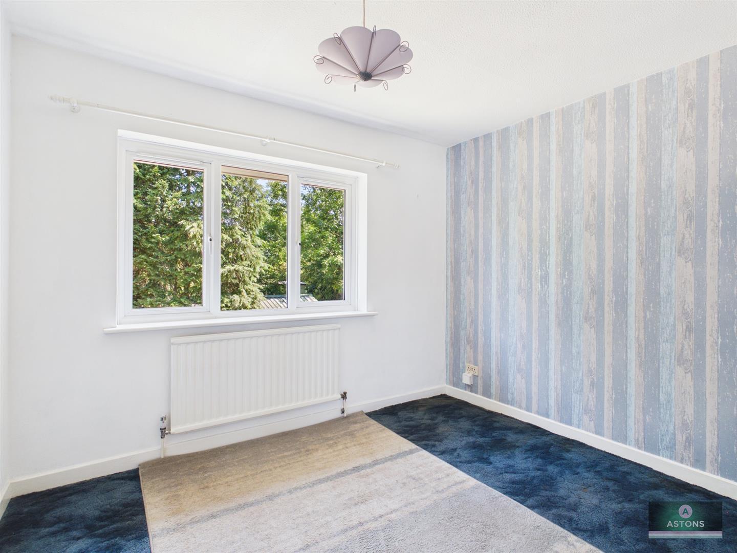 Harewood Close, Crawley Image 12