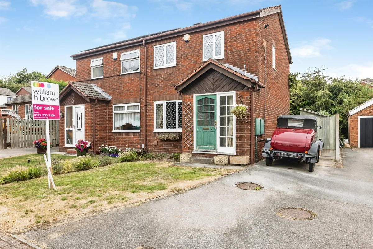Bishop Way, Tingley, WAKEFIELD