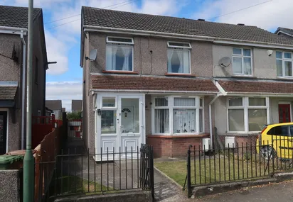 Derwendeg Avenue, Cefn Fforest, NP12 