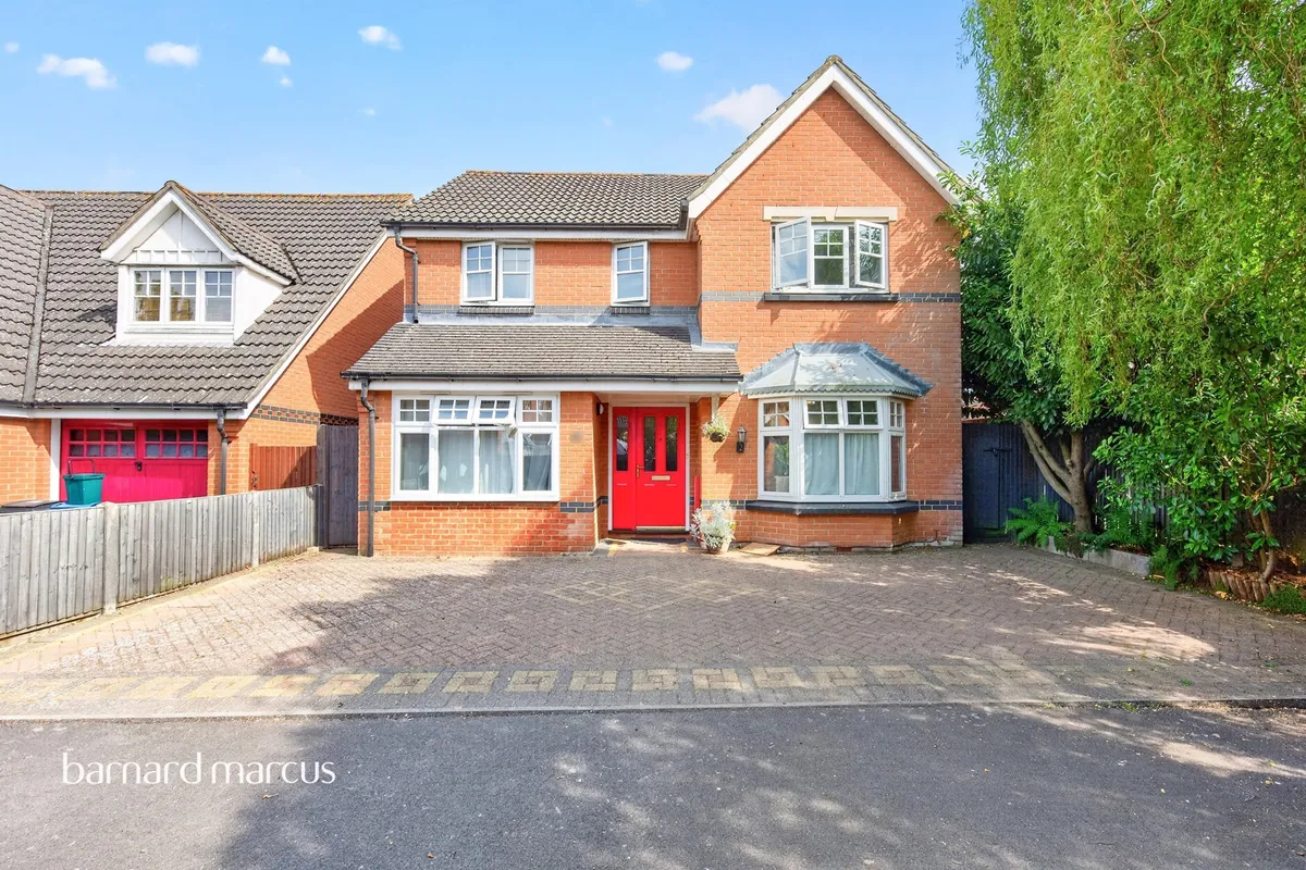 Woodall Close, Chessington