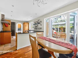 Woodall Close, Chessington thumb 3