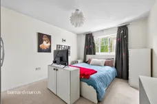 Woodall Close, Chessington