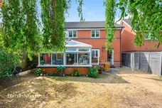 Woodall Close, Chessington