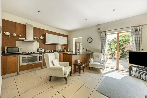Trafalgar Street, Cheltenham, GL50 photo 3