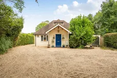 Bury Gate, Pulborough, RH20 photo 2