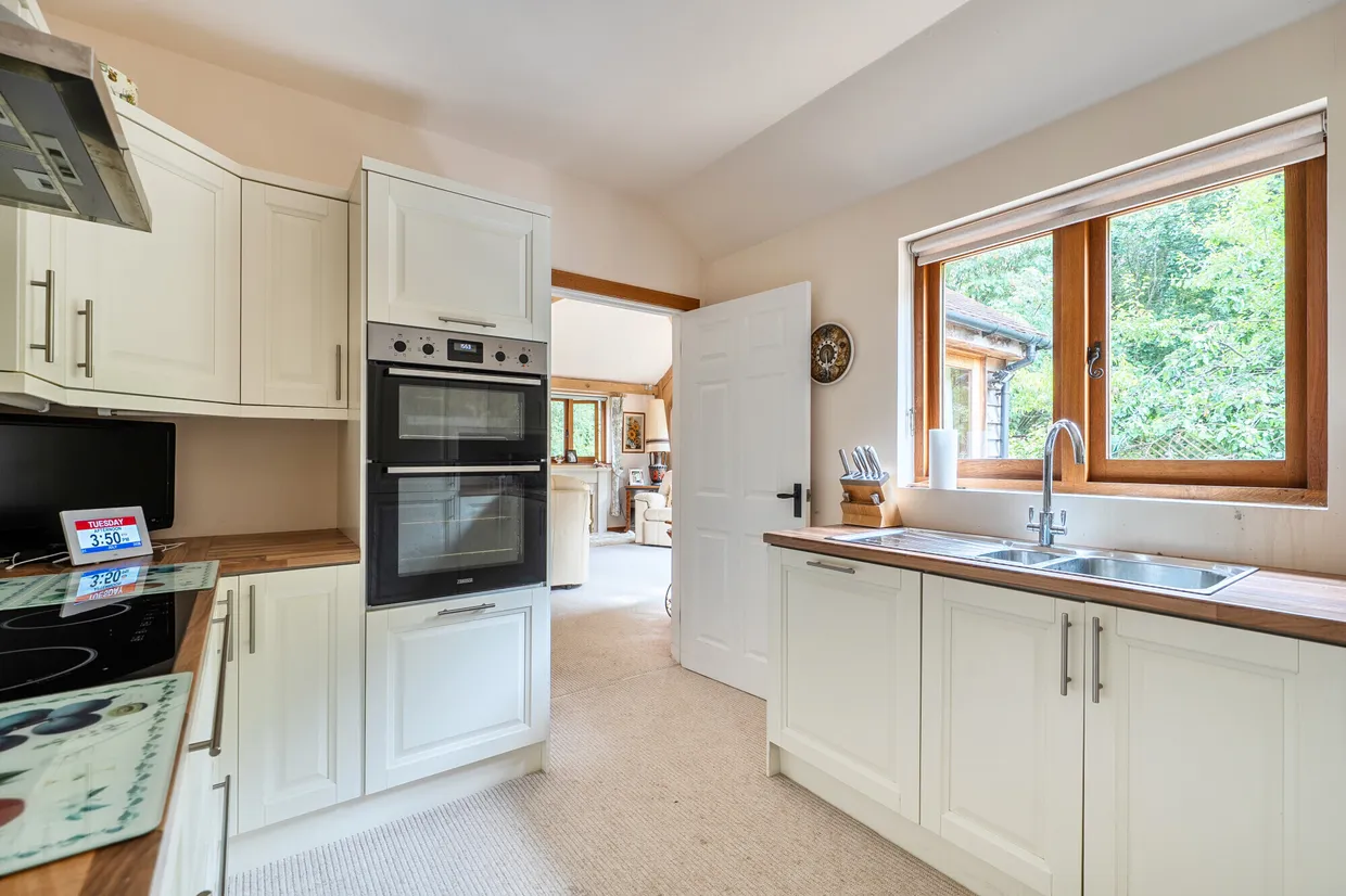 Bury Gate, Pulborough, RH20 photo 12