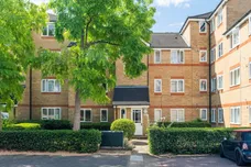 Telegraph Place, E14 photo 1