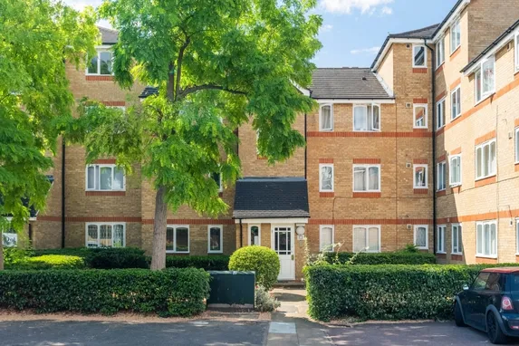 Telegraph Place, E14