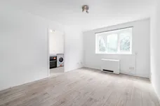 Telegraph Place, E14 photo 2