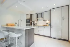 Rivermead Close, Teddington, TW11 photo 3
