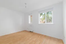 Telegraph Place, E14 photo 4