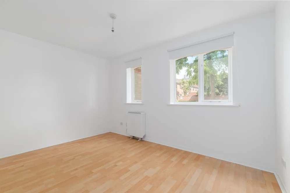 Telegraph Place, E14 photo 4