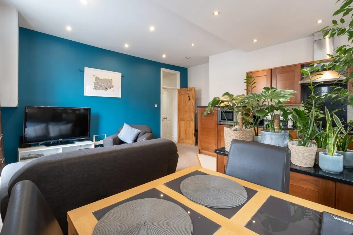 Edgeley Road London SW4 photo 5
