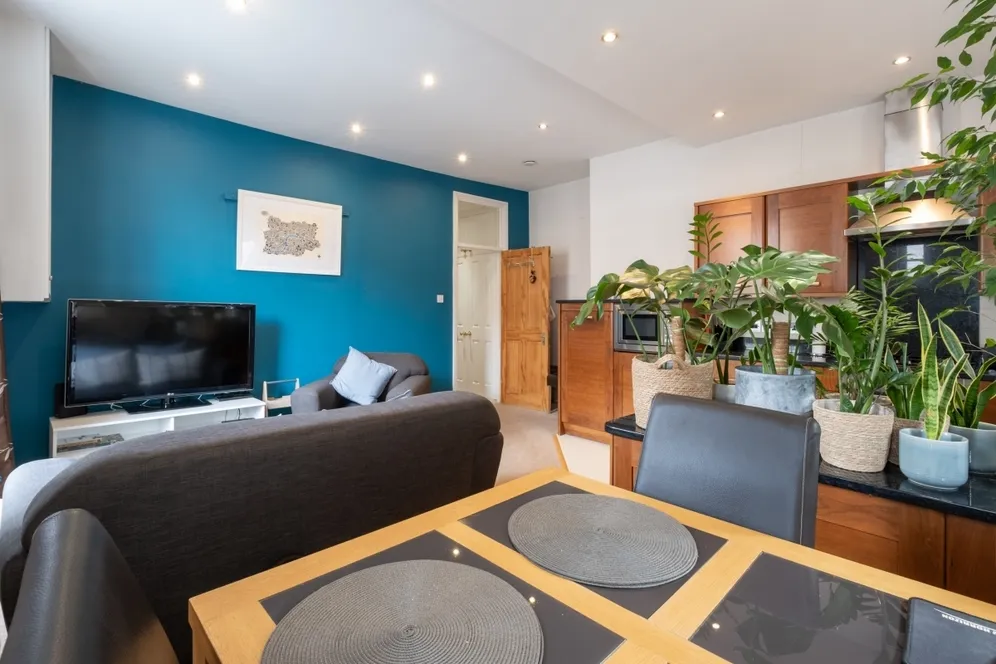 Edgeley Road London SW4 photo 5