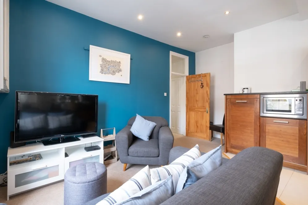 Edgeley Road London SW4 photo 6