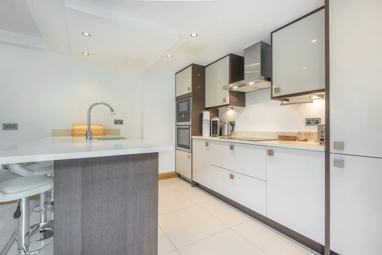 Rivermead Close, Teddington, TW11 photo 7