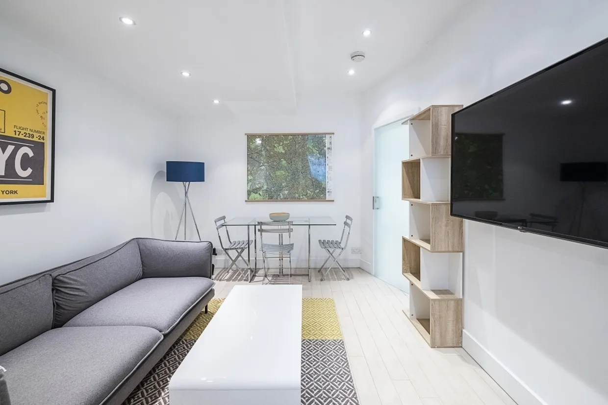 Sloane Gardens Chelsea SW1W photo 12