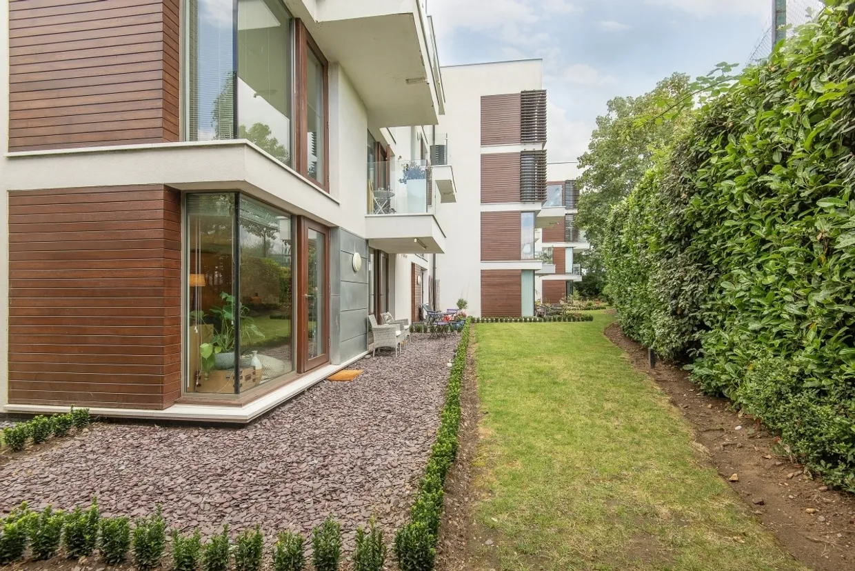 Rivermead Close, Teddington, TW11 photo 14