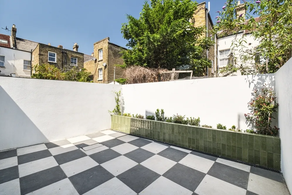 Craster Road London SW2 photo 17