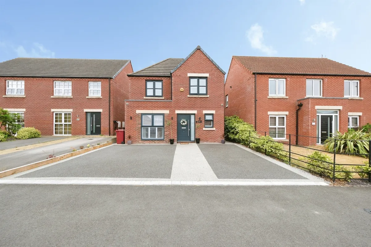 Wheatsheaf Way, Clowne, Chesterfield